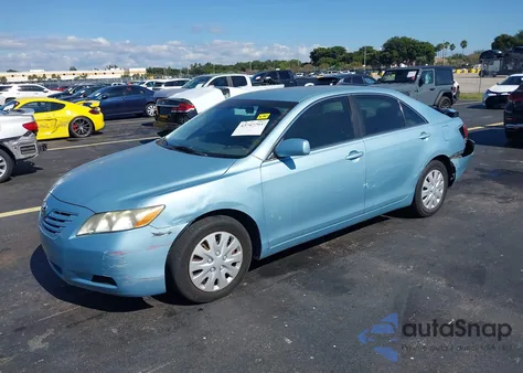 2007 Toyota Camry Le z USA, uszkodzony, nr VIN 4T1BE46K27U588735